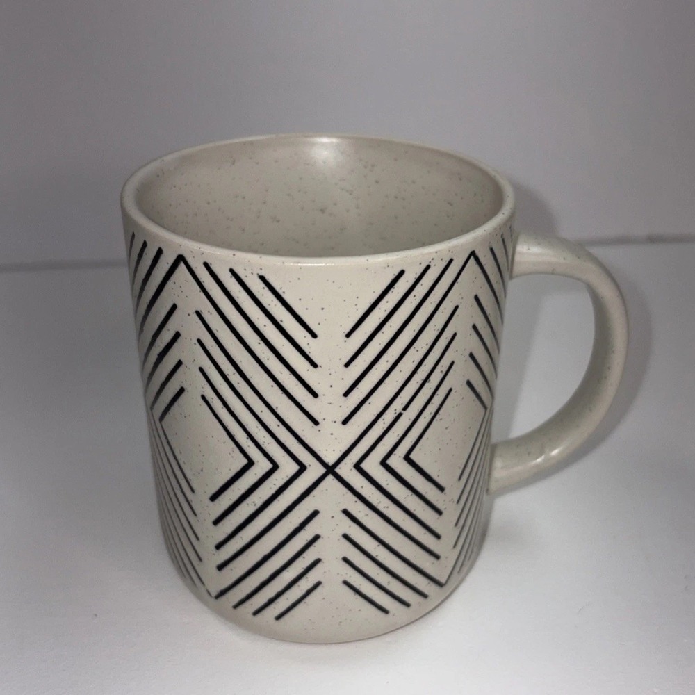 Royal Norfolk Stoneware Designed Embossed textured Lines Coffee Mug 16oz. Modern